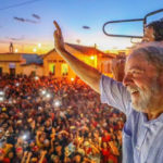 Lula é aclamado pelos cearenses e desafia adversários a visitarem o Nordeste