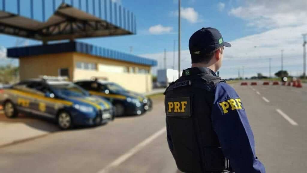 PRF ABRE CONCURSO PARA 500 VAGAS DE POLICIAL RODOVIÁRIO