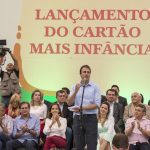 Camilo Santana anuncia retorno do Programa Mais Infância; 50 mil famílias vão receber benefício a partir de fevereiro no CE