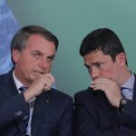 MORO PEDE DEMISSÃO; BOLSONARO RESISTE A ACEITAR