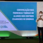 Solenidade de entrega de certificados da primeira turma de 1.598 alunos e professores que concluíram os cursos de inglês, espanhol ou francês nos Centros Cearenses de Idiomas (CCIs).