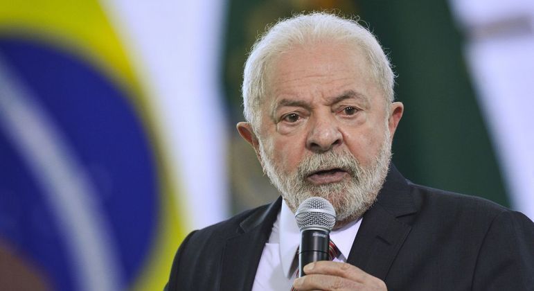 Aos 100 dias de gestão, Lula anuncia ‘novo PAC’ e volta a criticar taxa de juros