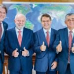 LULA RECEBE EVANDRO LEITÃO, CAMILO SANTANA, CID GOMES E ELMANO TODOS VESTIDOS DO MESMO JEITO. “NÃO COMBINAMOS” SERÁ?