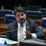 MORAES DETERMINA TORNOZELEIRA ELETRÔNICA PARA O SENADOR MARCOS DO VAL