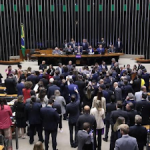 VEJA COMO VOTARAM OS DEPUTADOS FEDERAIS CEARENSES NA URGÊNCIA PARA APROVAR ANISTIA A GOLPISTAS