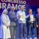 Governador Elmano de Freitas assina acordo com Ministério da Saúde e setor privado para ampliar atendimento do SUS em quatro municípios