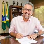 GOVERNADOR ELMANO ANTECIPA FERIADO DO DIA DO SERVIDOR PÚBLICO PARA 27 DE OUTUBRO