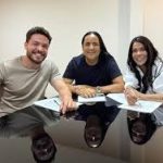 Silvânia Aquino e Berg Rabelo assinam contrato com empresa de Wesley Safadão