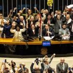 Fim da escala 6x,: Câmara aprova PEC; como votaram deputados e partidos nos dois turnos