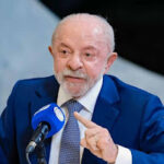 Lula protocola documento no TSE em que diz que libera a divulgação de sigilos dele e de parentes se Flávio também o fizer